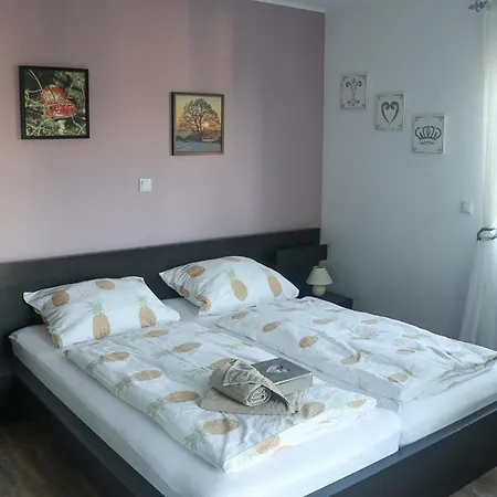 Deine-eifel-ferienwohnung *