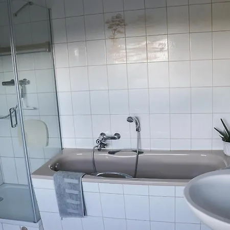 Deine-eifel-ferienwohnung 公寓